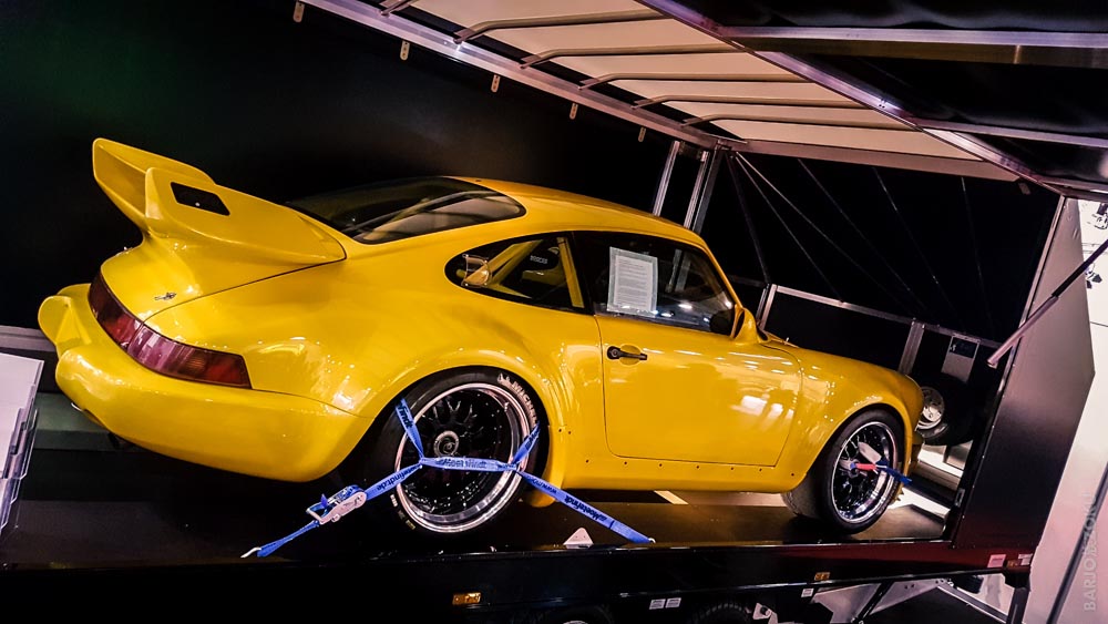 Porsche 911 jaune