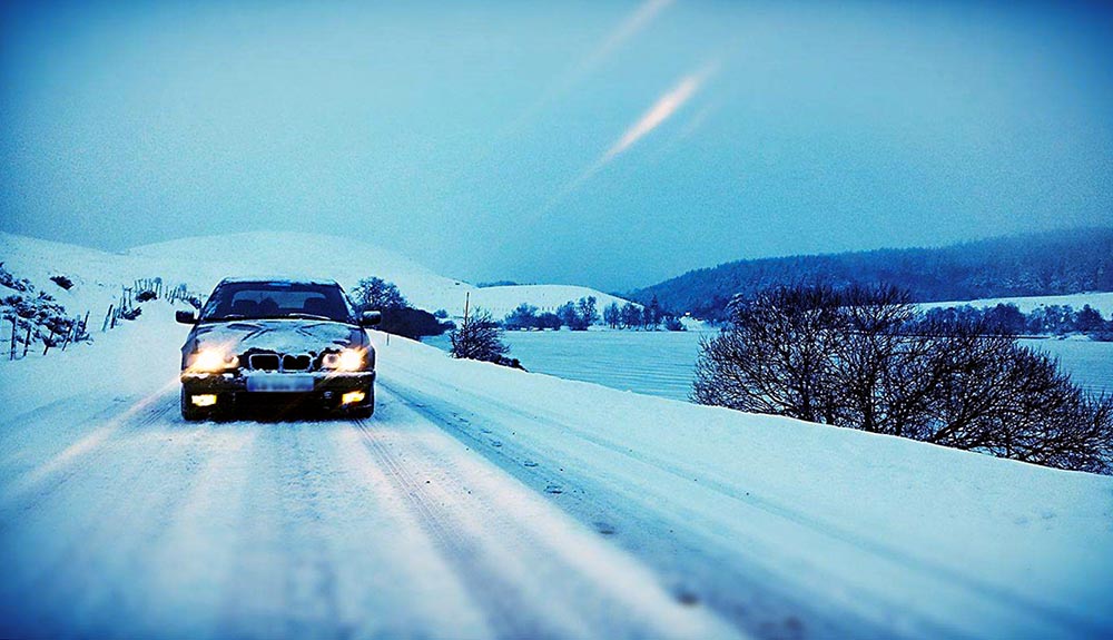 BMW sur la neige