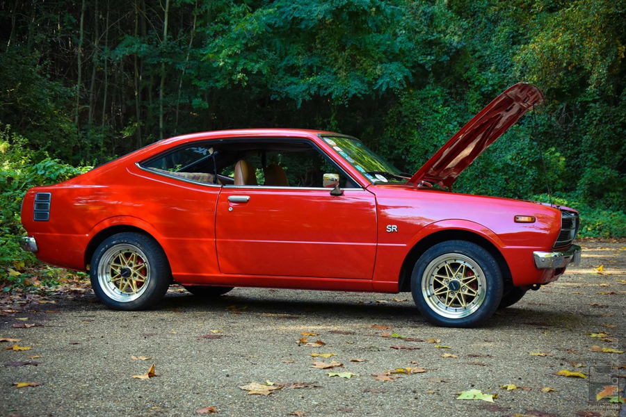 Toyota Corolla KE35 Side open hood